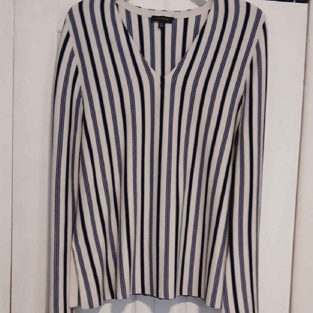New ANN TAYLOR  SWEATER